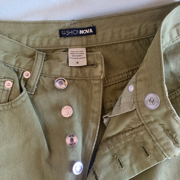 Brand new cross over jeans - Picture 3 of 4